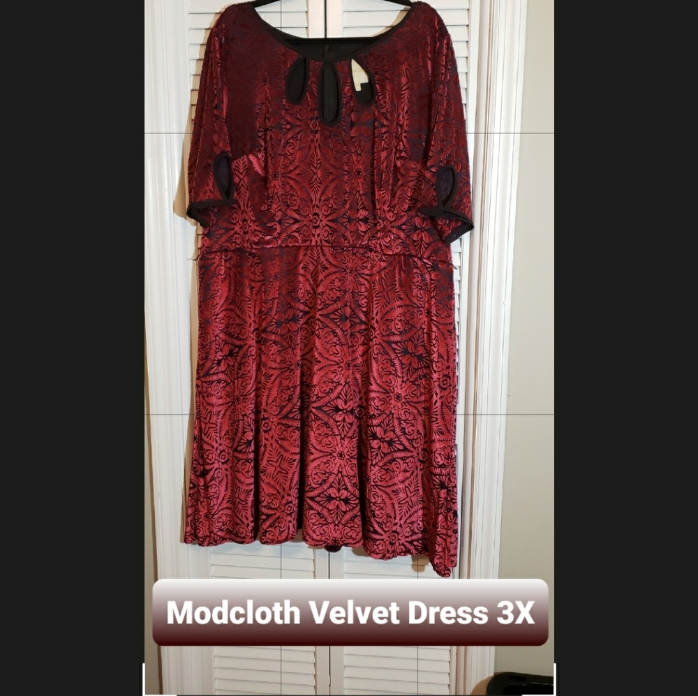 Modcloth Velvet Dress with Keyhole Detail 3X